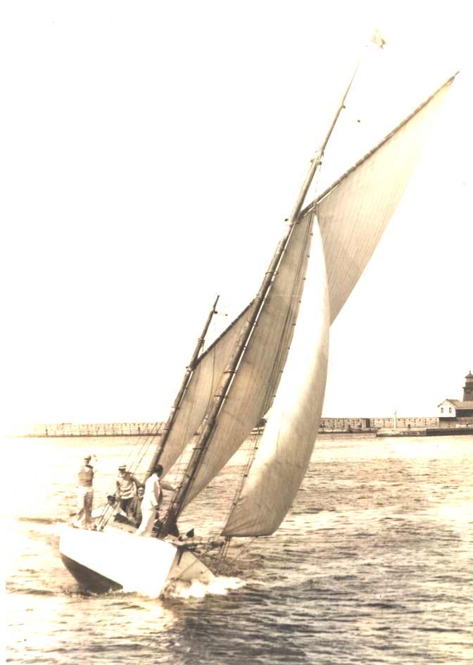 Sailing vessel with five men o