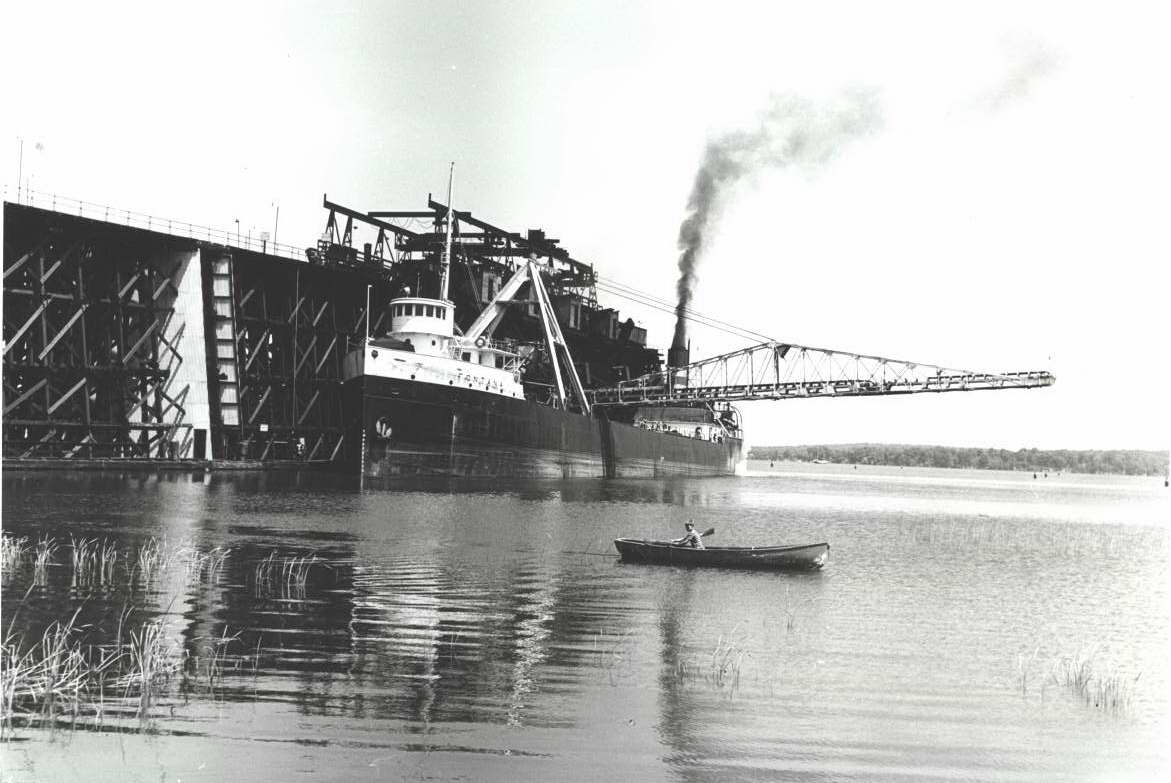 Fontana being loaded with coal