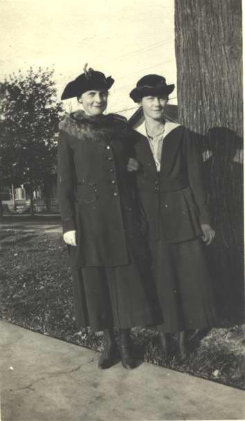 Elizabeth Lockard & Catherine Bryant, 1919