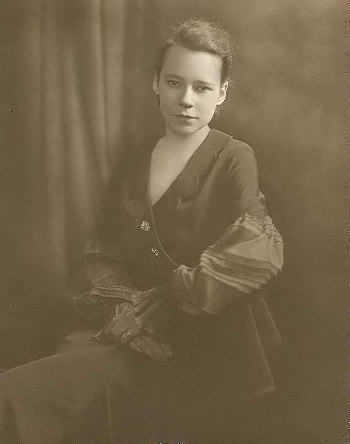 Doris Askew, class of 1930
