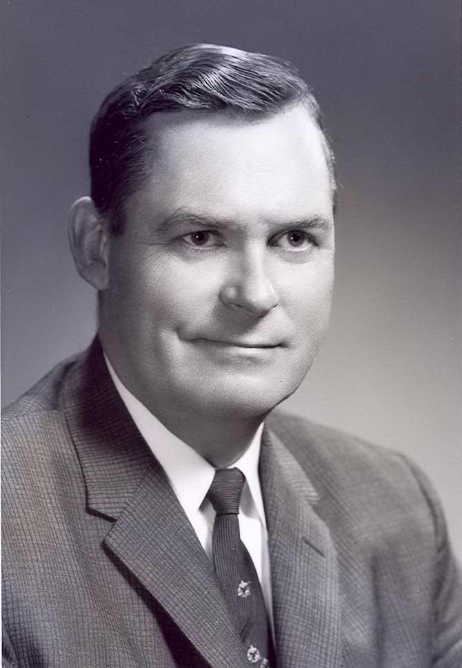 Dr. Robert Helsby