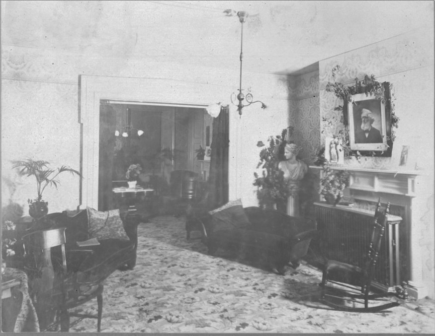 Lobby/parlor of The Welland