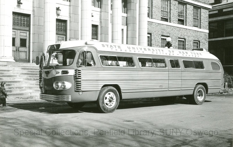 SUNY bus - 07-05  SUNY @ Oswego bus with students