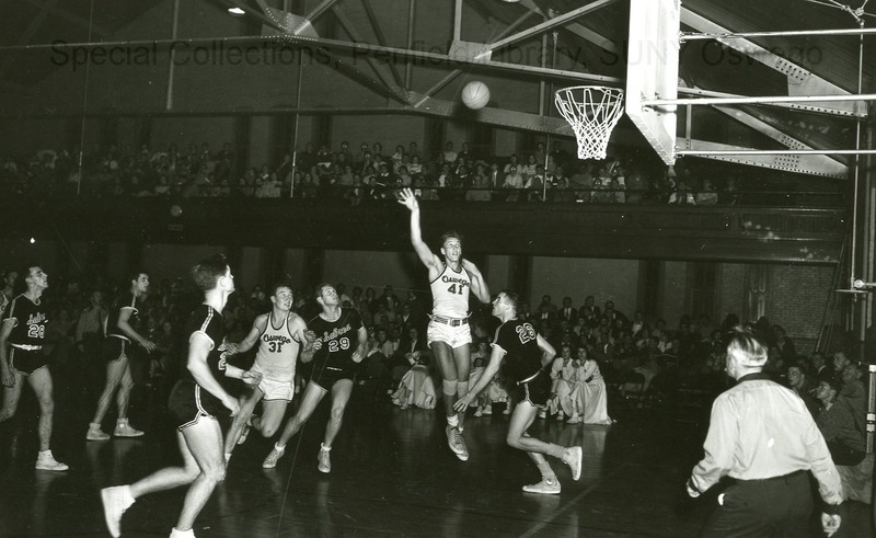 Basketball - 15-01  Basketball team / Coach Ziel (right), Coach Glick (left)