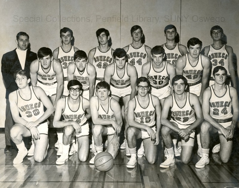 Basketball - 15-01  Basketball team / Coach Ziel (right), Coach Glick (left)