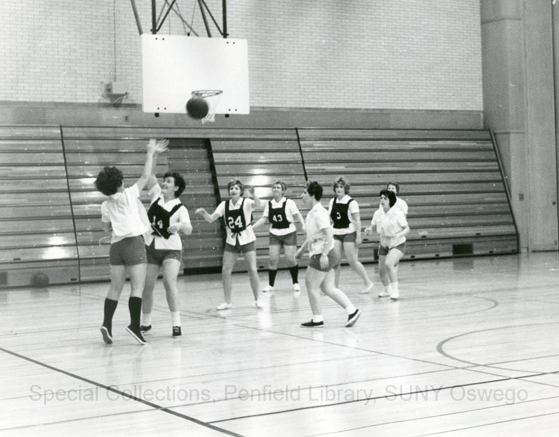 Women's Basketball - 15-02  Basketball game